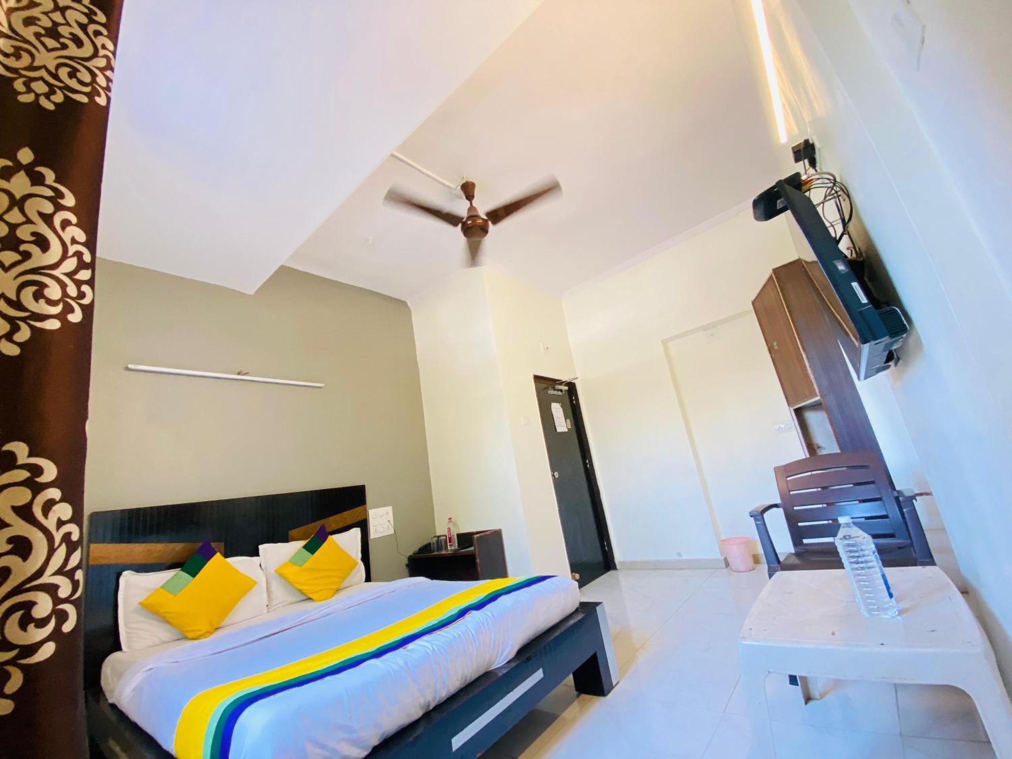 Hotel Aakash Navrangpura Ahmedabad Exterior foto