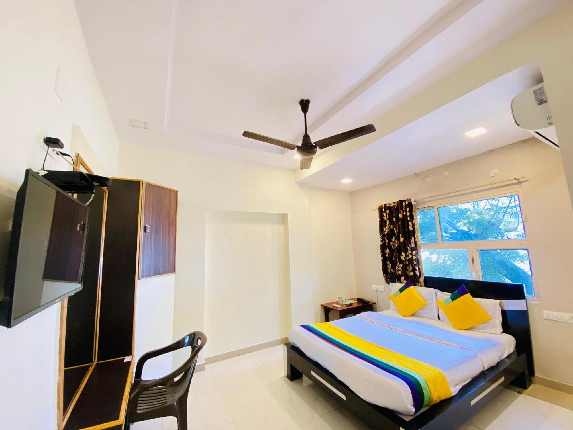 Hotel Aakash Navrangpura Ahmedabad Exterior foto