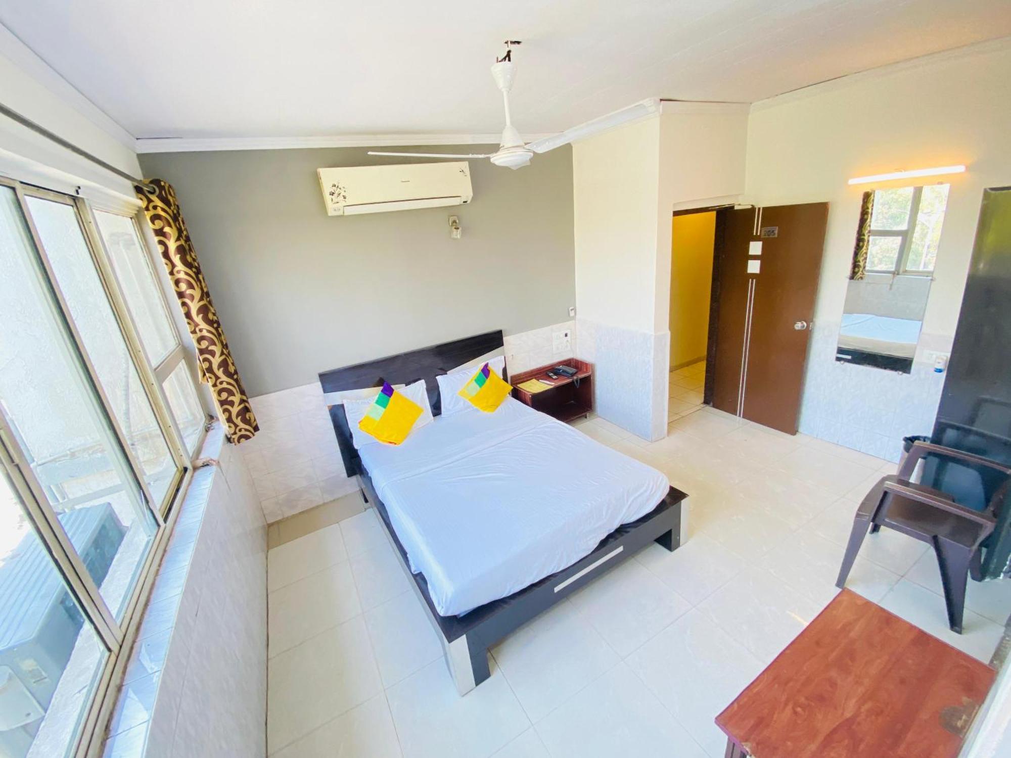 Hotel Aakash Navrangpura Ahmedabad Exterior foto