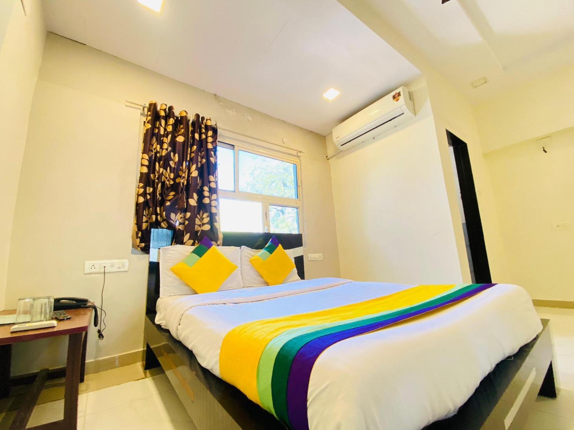 Hotel Aakash Navrangpura Ahmedabad Exterior foto