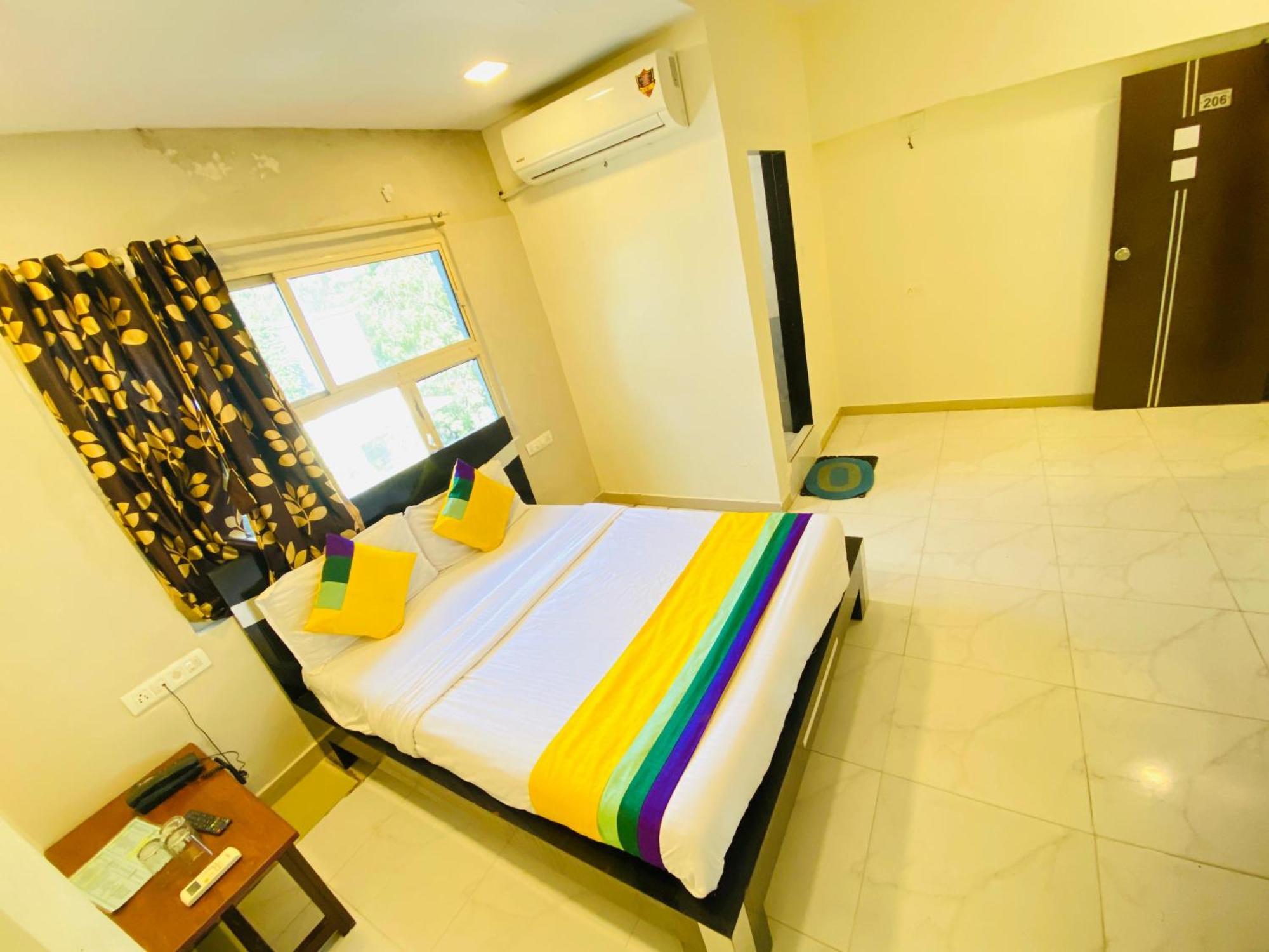 Hotel Aakash Navrangpura Ahmedabad Exterior foto